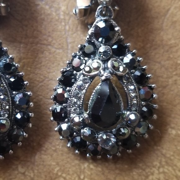 RARE VINTAGE JOSE & MARIA BARRERA BLACK CRYSTAL DROP EVENING CHANDELIER EARRINGS - Picture 12 of 12